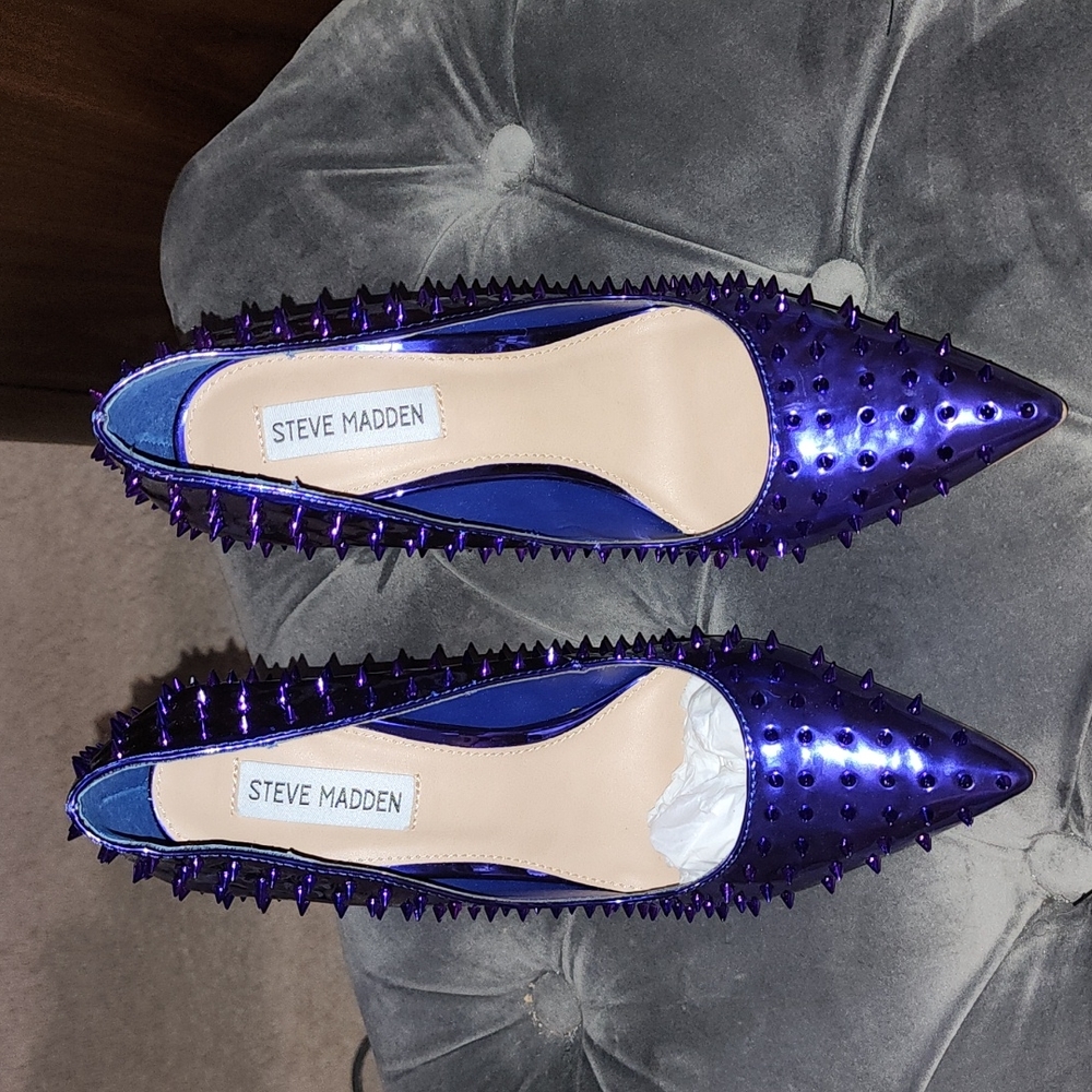 Heels size 8. Metallic blueish purple 3" heel